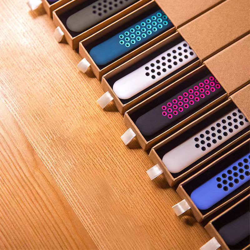 The sports silicone strap is suitable for Smartwatch iWatch S8 S7 ,for Apple Watch iWatch series SE 6 5 4 3 2 1，iWatch size 41mm 45mm 44mm 42mm 40mm 38mm sport strap